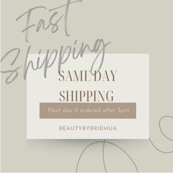 Good American NWT Good 90s Icon Distressed Shorts
Black 6/28 - Picture 7 of 7